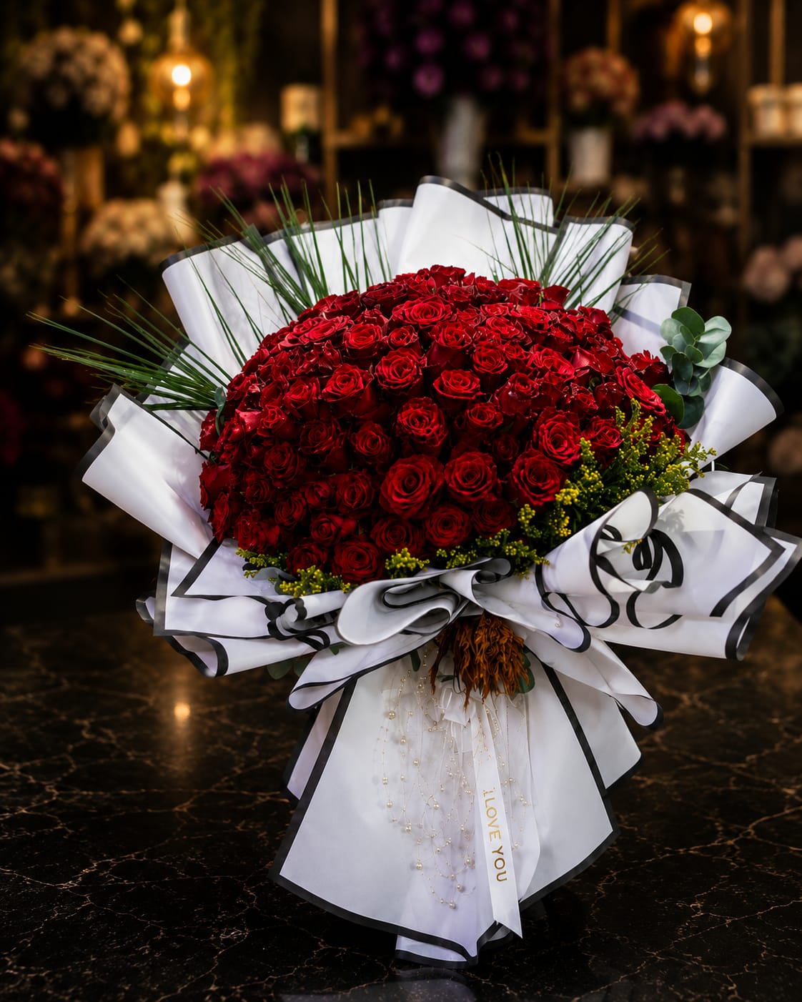 Royal Elegance 101 Kırmızı Gül Buketi